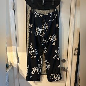 Joie floral pants. NWOT, size Large
